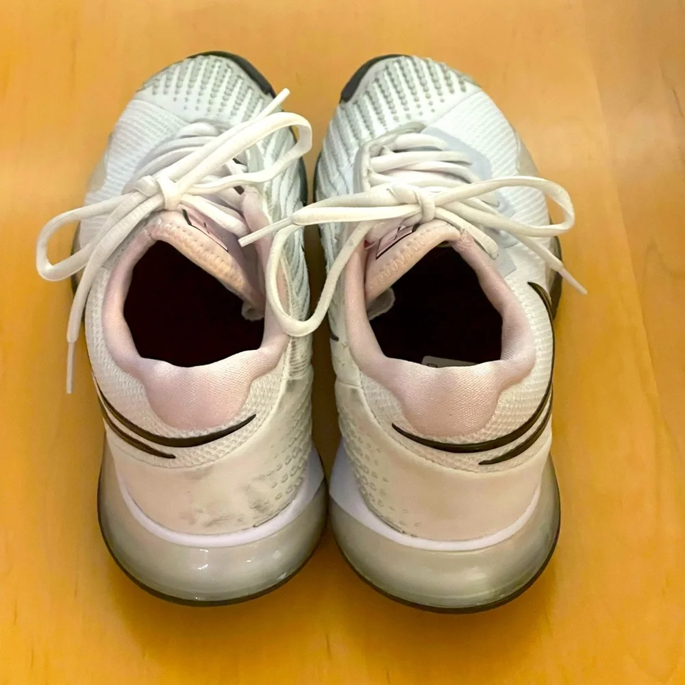NWOT - NIKE AIR ZOOM VAPOR CAGE 4 HC ATHLETIC SHOES - Picture 3 of 4